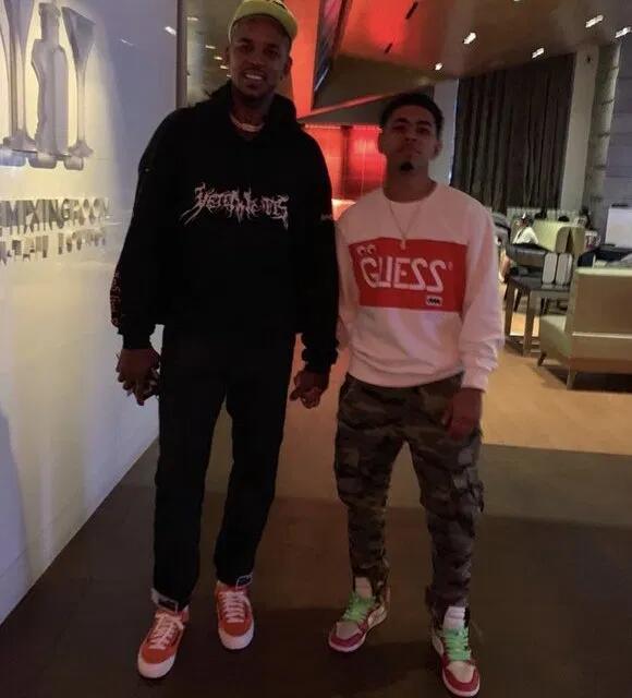 放大上述特 放大上述特